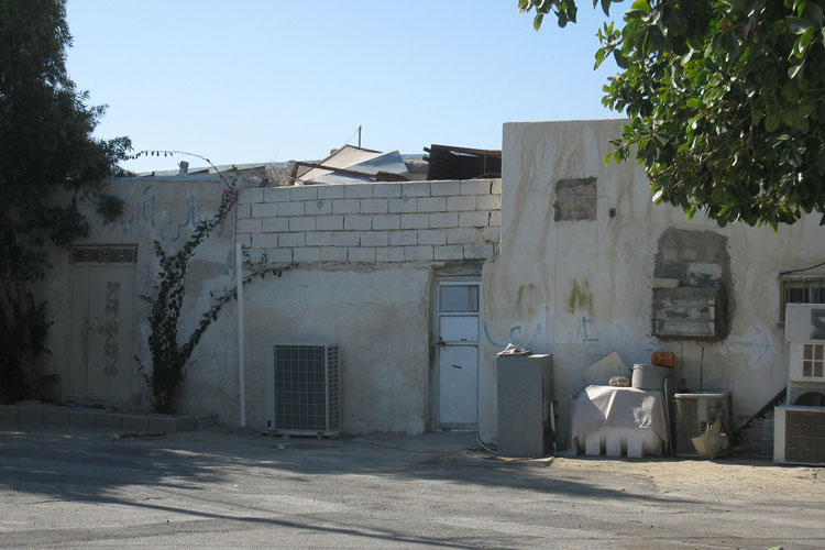 جزیره هرمز+هرمزگان +دهانه تنگه هرمز +تاریخچه+دیدنی های هرمز+قلعه پرتغالیها+روستای هرمز+خاک رنگی+