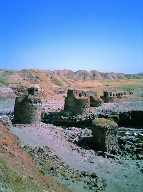  غار طلسم ایوان ,گردشگری ایران